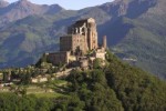 La Sacra di San Michele, in Provincia di Torino, abbazia del X secolo, è dotata di un ascensore nella roccia