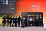 Roberto Vitali (al centro), fondatore e presidente di Village for all, durante la cerimonia conclusiva di Madrid degli "UNTWO Ulysses Awards", insieme agli altri premiati