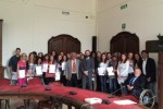 Foto di gruppo, presso la Provincia di Cuneo, della cerimonia conclusiva del percorso formativo che ha coinvolto numerosi studenti della città piemontese