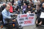 Una delle varie proteste delle persone con disabilità di Torino, contro l'attuale sistema dei trasporti e per il diritto alla mobilità accessibile a tutti