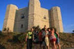 Persone con sindrome di Down e altre disabilità intellettive presso Castel del Monte, in Puglia, il celebre edificio del Duecento, fatto costruire dall'imperatore Federico II