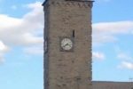 L'orologio della torre civica di Amatrice (Rieti), fermo all'ora della prima, devastante scossa di terremoto del 24 agosto scorso