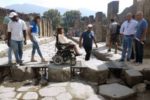 Un'immagine del sopralluogo tecnico finale del percorso accessibile realizzato lo scorso anno nell'area archeologica di Pompei (foto di Stefano Renna)