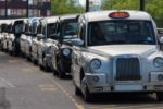 Una fila di taxi di Londra