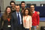 Il gruppo di studenti vincitore del concorso "ThinkUp for Disability", insieme al presidente dell'UICI di Torino Franco Lepore (in prima fila, secondo da sinistra)