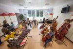 "Tutta un'Altra Musica": l'orchestra di AllegroModerato all'Ospedale Niguarda di Milano, nel mese di maggio del 2015