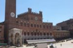 Il Palazzo Pubblico in Piazza del Campo a Siena