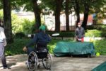 Un giovane seguito dall'Istituto Riabilitativo Montecatone, alle prese con il Wheelchair Flying Disc ("frisbee in carrozzina"), una delle tante iniziative in àmbito sportivo, promosse dalla struttura emiliana