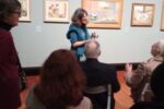 Miriam Mandosi, storica dell’arte, esperta di accessibilità museale e di progetti dedicati a persone con demenze, conduce uno degli incontri di formazione del progetto "Ritrovarsi al museo"