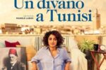 La locandina del film "Un divano a Tunisi", che il 25 luglio aprirà a Sappada le proiezioni accessibili nell'àmbito del progetto "INCinema"