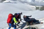 L'ascesa di Egidio Marchesi in monosci, verso la vetta del Breithorn a 4.165 metri