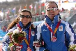 Silvia Parente, campionessa di sci per disabili, insieme alla sua guida Lorenzo Migliari: saranno i testimonial dei Campionati Italiani di Sestriere