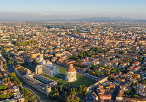 Immagine panoramica della città di Pisa