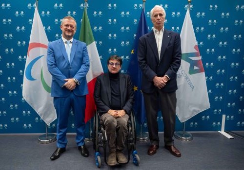 Da sinistra il presidente di IPC, Andrew Parsons, il vicepresidente della Fondazione Milano Cortina 2026 e presidente del CIP, Luca Pancalli, ie l presidente della Fondazione Milano Cortina 2026 e del CONI, Giovanni Malagò