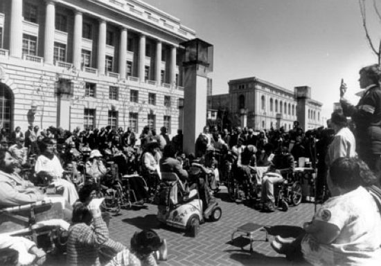 San Francisco, 4 aprile 1977, protesta persone con disabilità