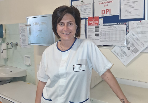 Marina, infermiera della SISM (Società Infermieri Sclerosi Multipla), che lavora alla Clinica Neurologica dell’Ospedale San Martino di Genova