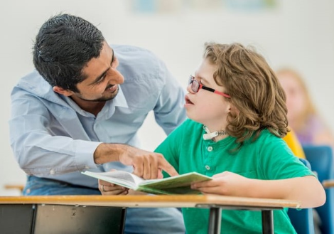 Alunno con disabilità e insegnante