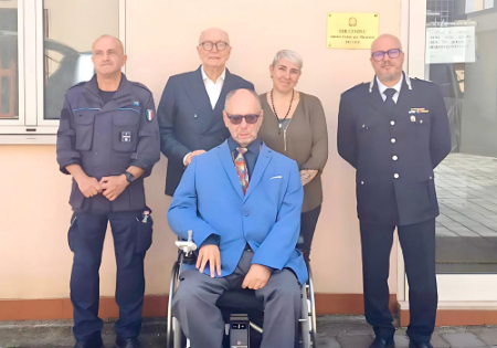 Partecipanti all'evento di avvio del progetto "Guardare oltre", con al centro Rodolfo Dalla Mora, disability manager del Comune di Treviso e presidente della Società Italiana Disability Manager