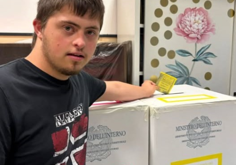 Federico dell'AIPD di Parma è una delle tante persone con sindrome di Down che hanno votato nei giorni scorsi