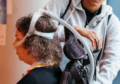 Riabilitazione respiratoria per una persona con patologia neuromuscolare
