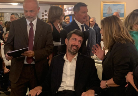 Da sinistra, in primo piano, il ministro della Salute Orazio Schillaci, Francesco Lorenzini e la presidente dell'AISLA Fulvia Massimelli, durante l'evento "Porti di Speranza. Uniport & Friends"