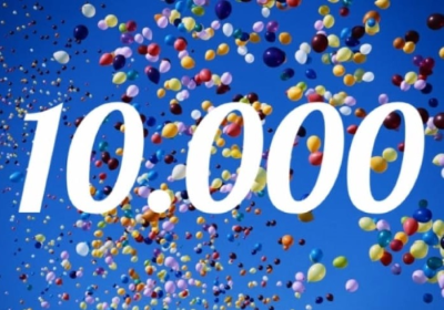 10.000 su sfondo di palloncini