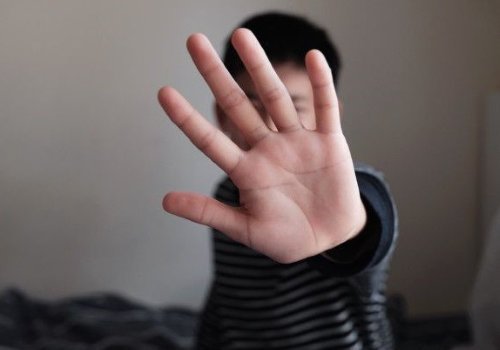 Stop con la mano