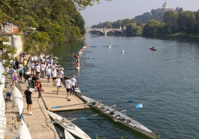 Una regata di canottaggio paralimpico promossa sul Po dalla Società Canottieri Arnmida di Torino