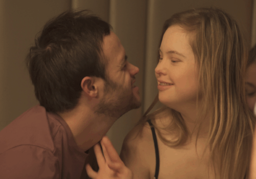 Campagna del CoorDown "L'amore ha bisogno di spazio"