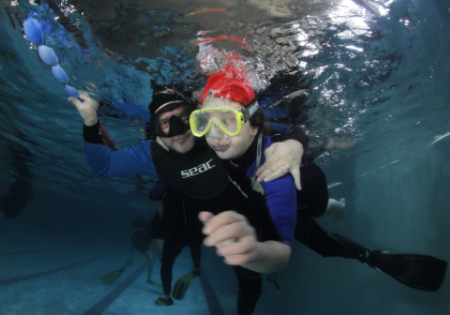 HSA Italia, evento in piscina