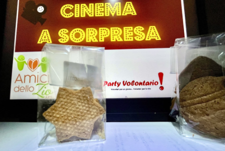 "Cinema a sorpresa", Lecce e biscotti degli Amici dello zio