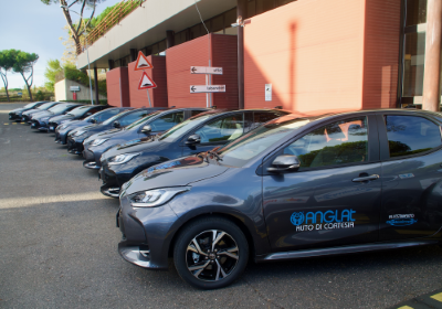 Le prime auto adattate di cortesia consegnate dall'ANGLAT