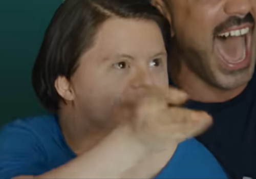 Immagine tratta dal trailer del film "Oi vita mia"