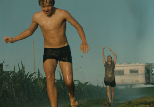 Una scena del film "Caravan", che verrà propiettato in forma accessibile il 20 gennaio a Trieste, nell'àmbito di "INCinema"