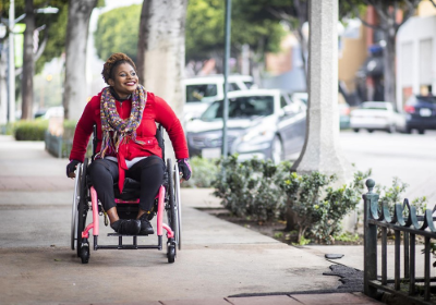 Donna straniera con disabilità