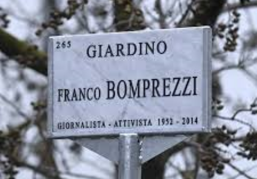 Targa del giardino dedicato a Franco Bomprezzi