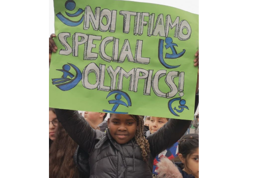 La “Torch Run” dei Giochi Nazionali Invernali di Special Olympics attraversa l’Abruzzo