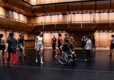Performer con e senza disabilità di "Nothing to Hide" ("Niente da nascondere")
