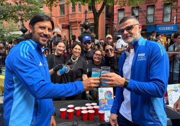 Il gruppo di "SpritzAut" per le strade di New York