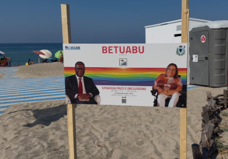 "BETUABU", cartello con Mukwege e Duraccio