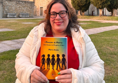Marta Russo con il suo libro "I Pensieri di Marta"