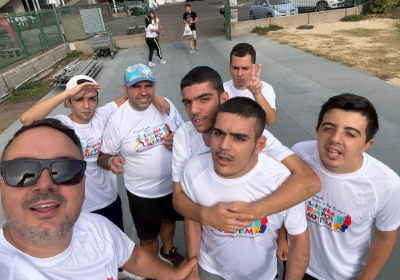 Giovani dell'Associazione Progetto Filippide Cagliari e Sud Sardegna che parteciperanno alla "Sardinia Run for Autism"