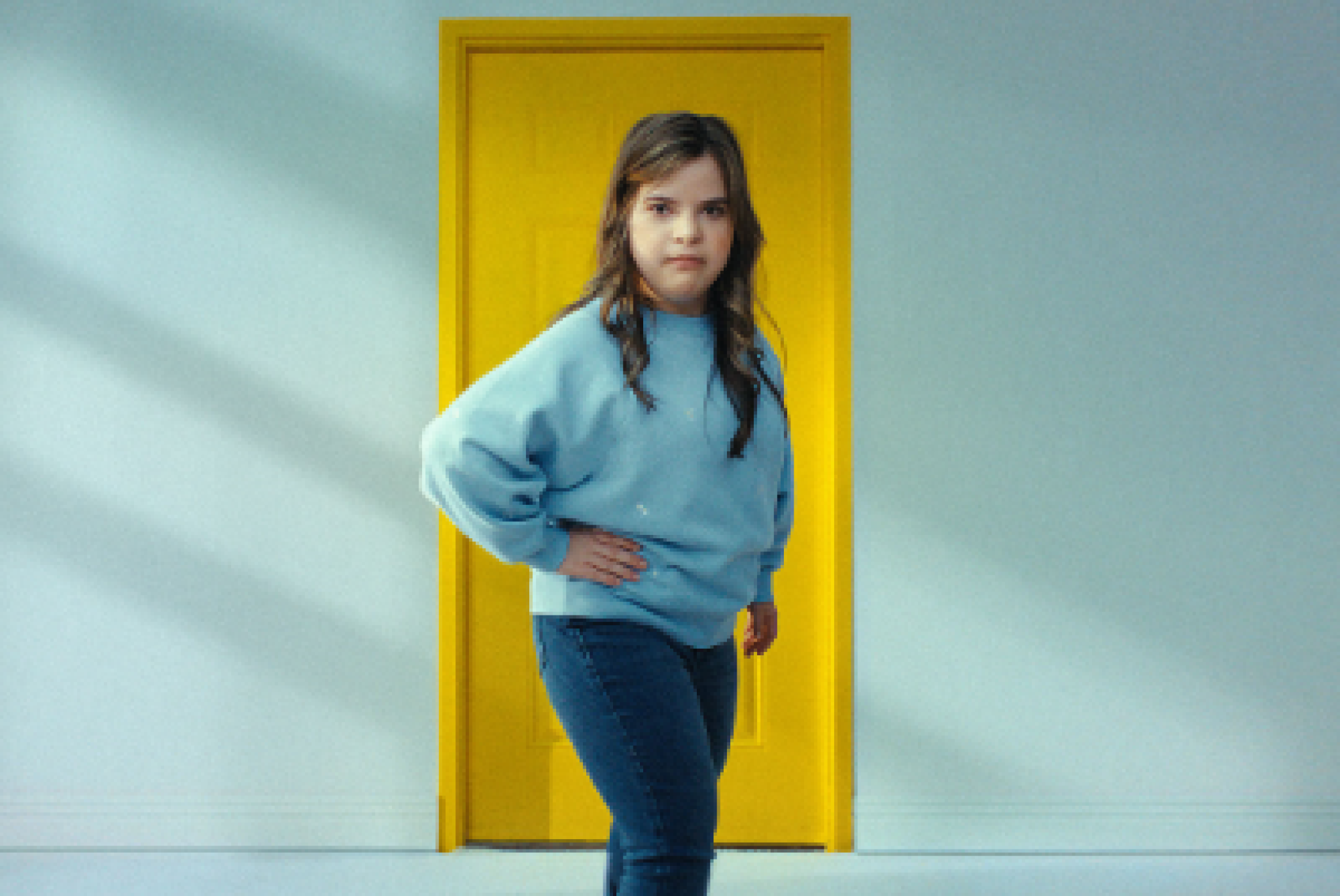 È la giovane Sophia ad aprire il video “No Decision Without Us”