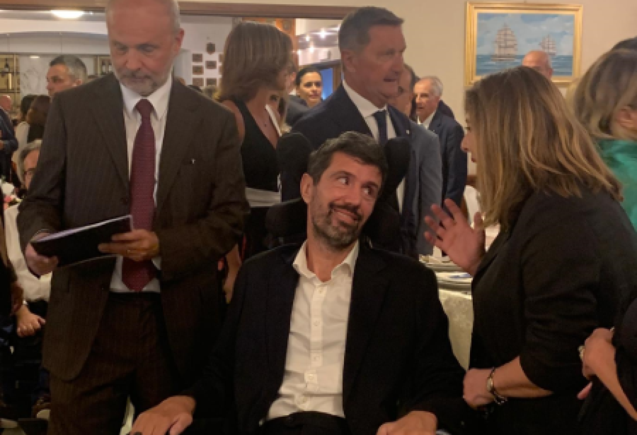 Da sinistra, in primo piano, il ministro della Salute Orazio Schillaci, Francesco Lorenzini e la presidente dell'AISLA Fulvia Massimelli, durante l'evento "Porti di Speranza. Uniport & Friends"