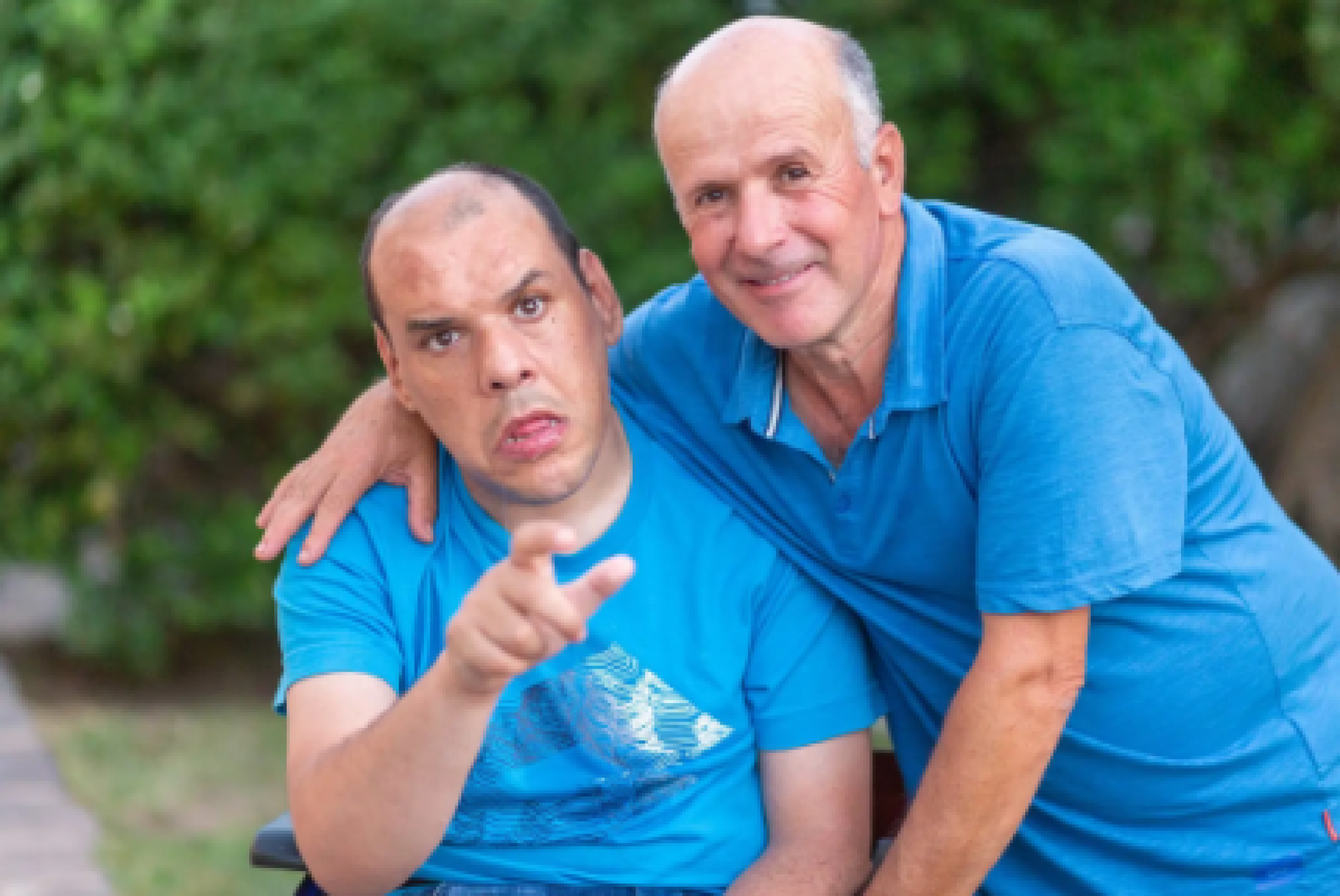 Caregiver aderente all'Associazione ABC insieme al figlio con disabilità