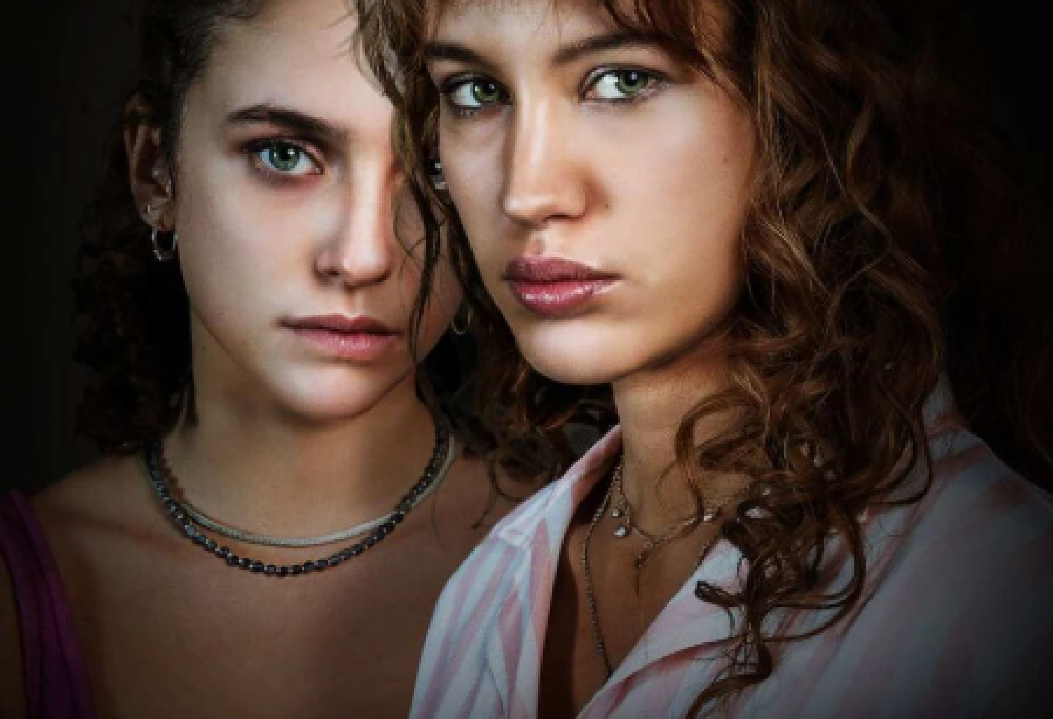 Le giovani protagoniste della serie televisiva "Adorazione"
