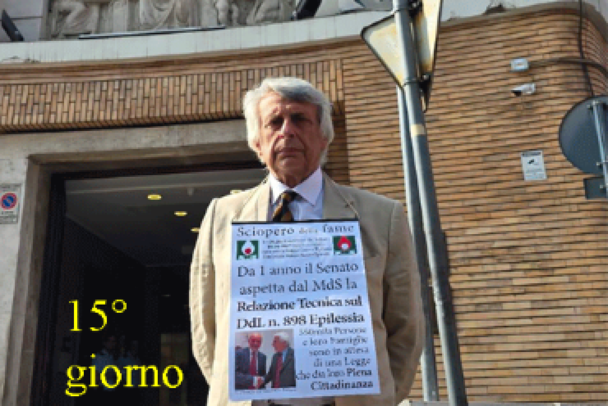 È giunto al 15° giorno lo sciopero della fame del presidente dell’AICE Pesce, davanti al Ministero della Salute, per far sì che venga sbloccato l’iter del Disegno di Legge 898 (“Disposizioni per la tutela delle persone affette da epilessia”)