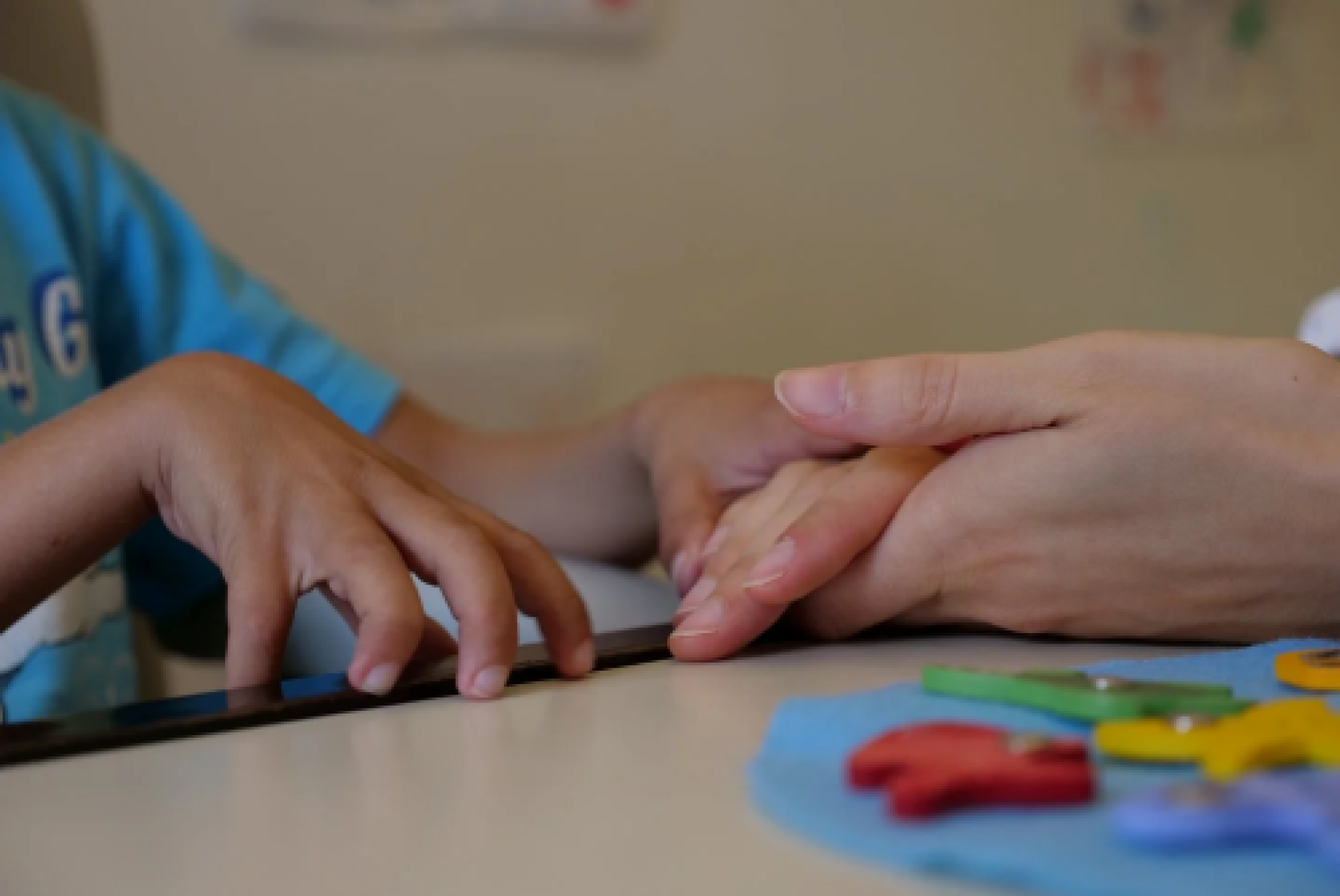Un bimbo con paralisi cerebrale infantile trattato tramite la metodica AINCP (Artificial Intelligence in Cerebral Palsy)