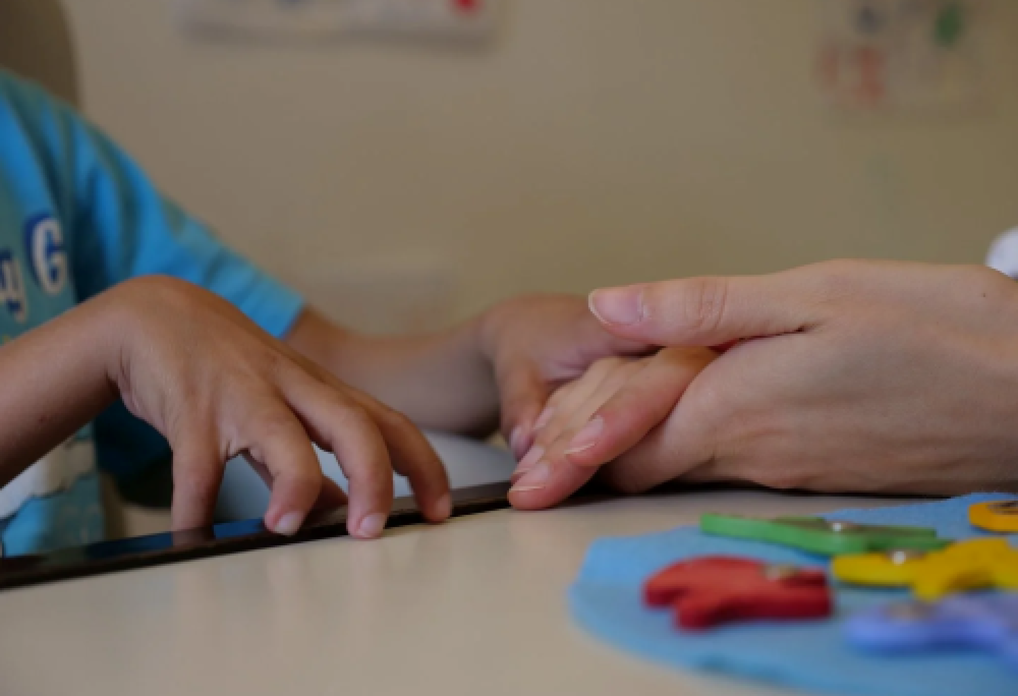 Un bimbo con paralisi cerebrale infantile trattato tramite la metodica AINCP (Artificial Intelligence in Cerebral Palsy)
