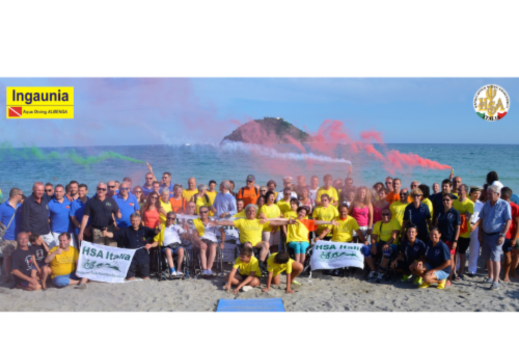Una bella foto di gruppo, scattata in occasione della "Grande Festa della Subacquea - Nessuno escluso" di Albenga dello scorso anno